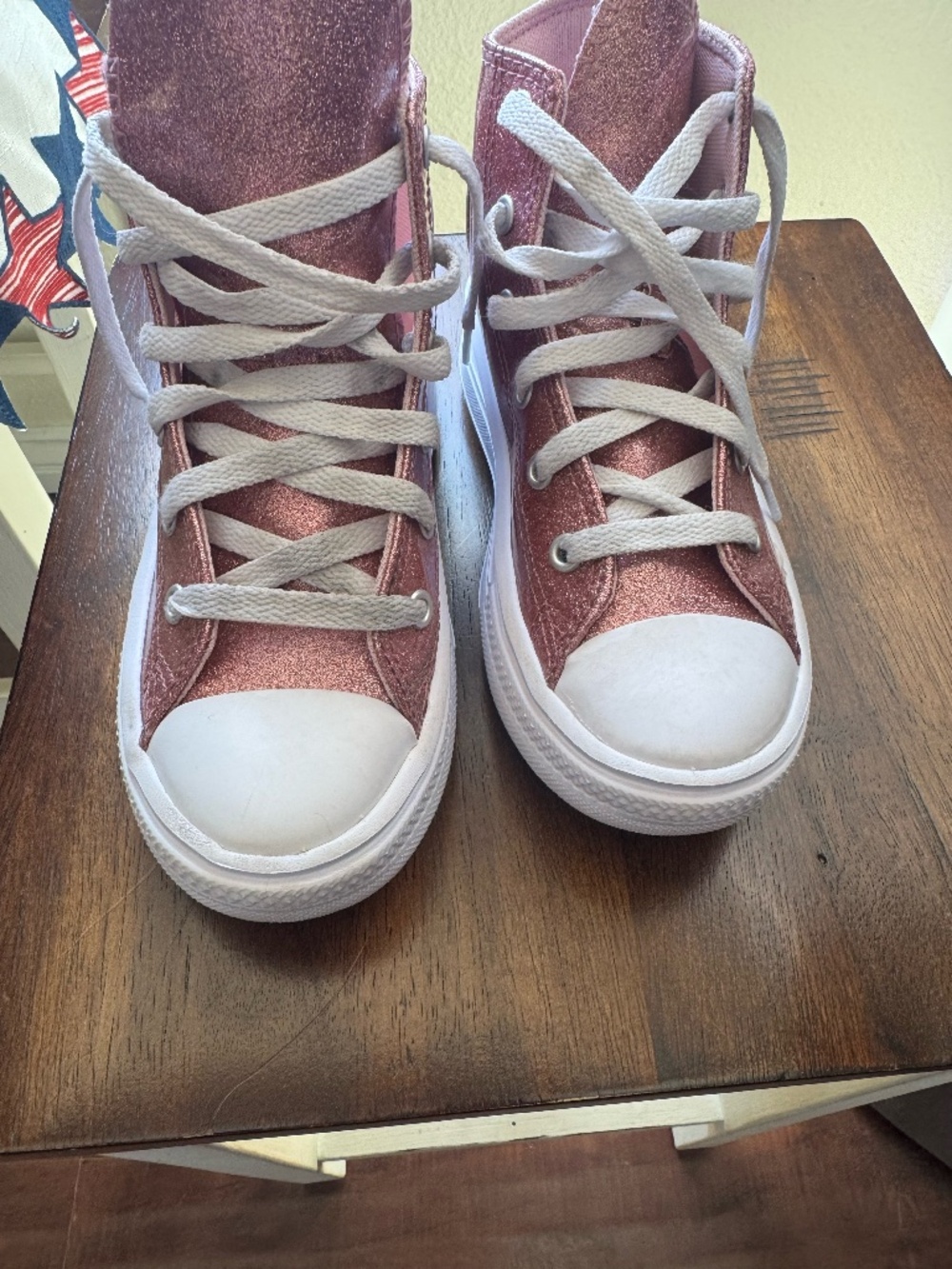 Converse Girls All Star Hightops Size 1, Pink Sparkle Gently Used